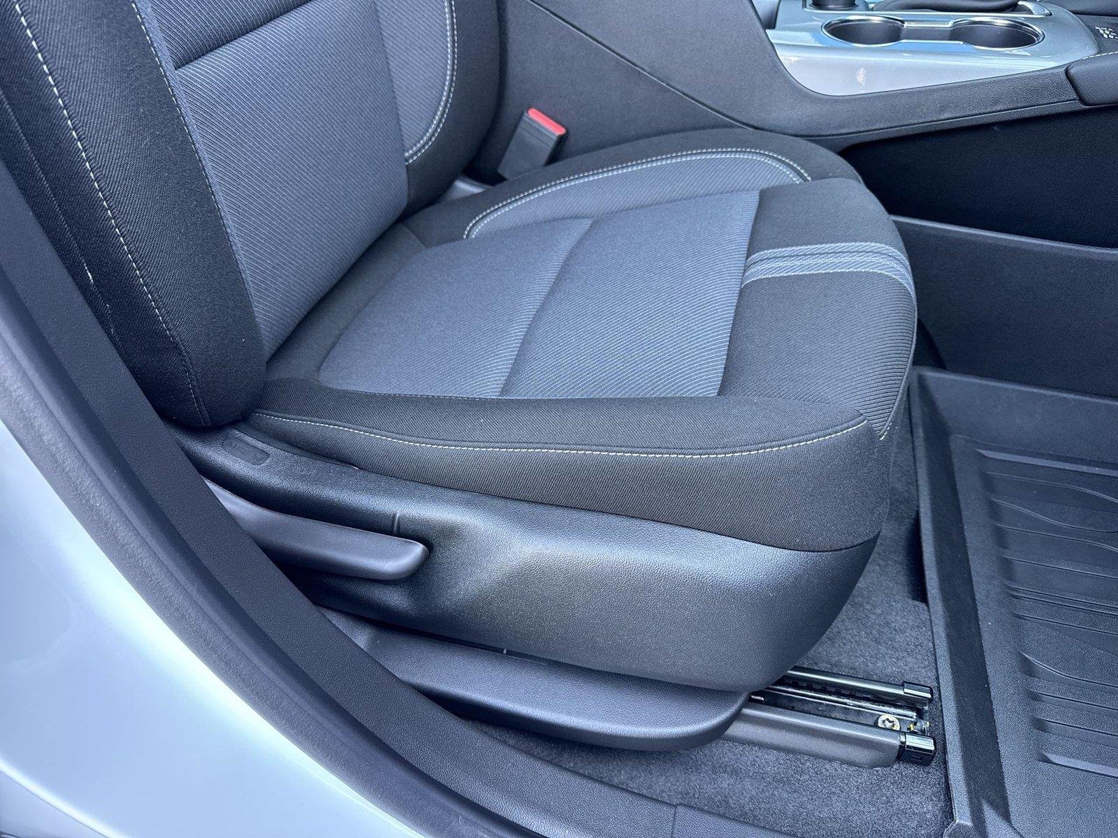 New 2026 Summit White Chevrolet 2LT image 33