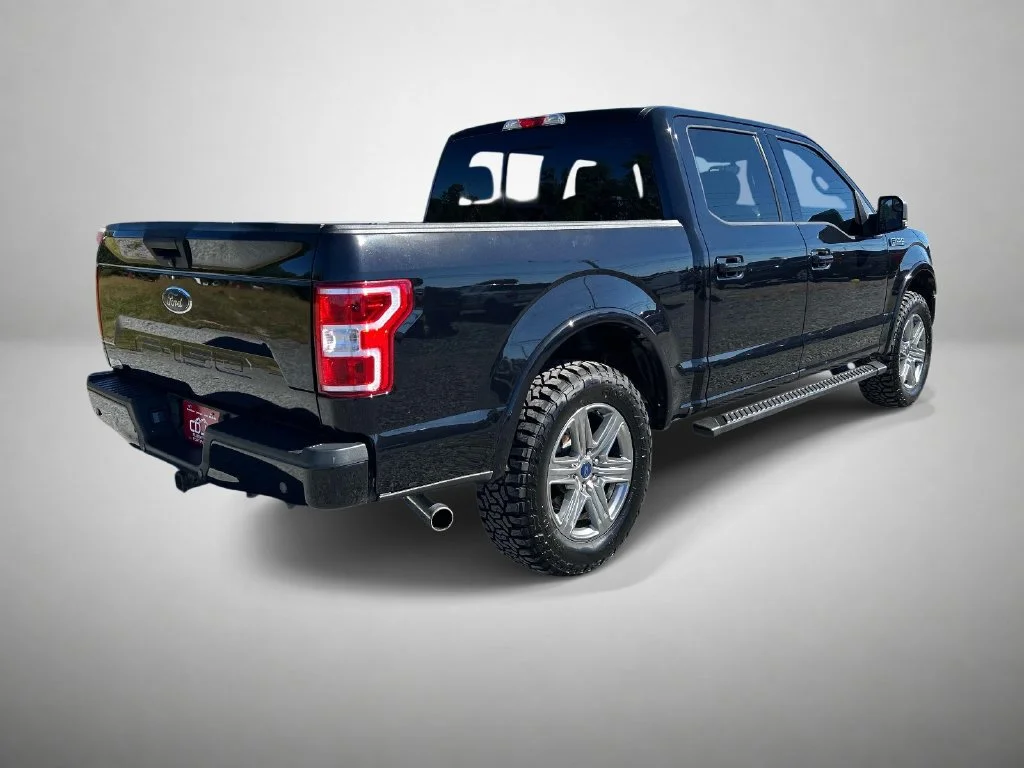 Used 2019 Black Ford XLT image 3