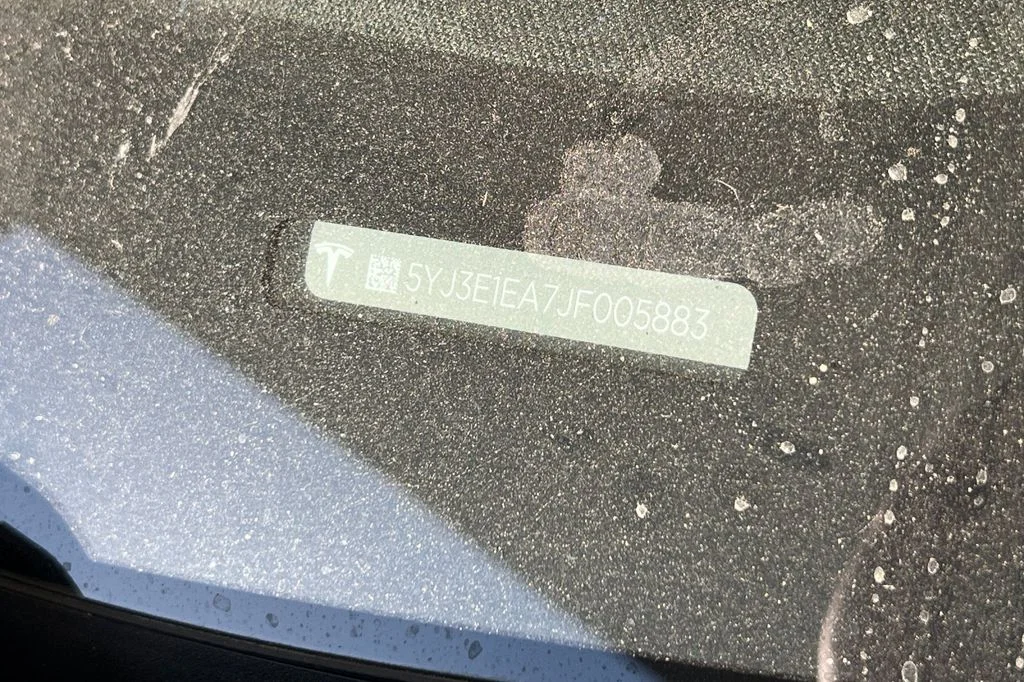 Used 2018  Tesla Mid Range image 10