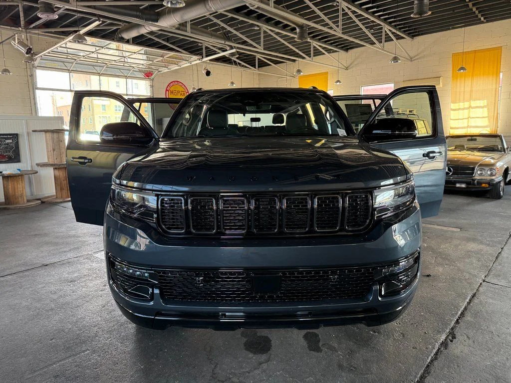New 2025 Gray Jeep Series II image 23