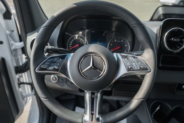 New 2026 Arctic White Mercedes-Benz Cargo 144 WB image 29