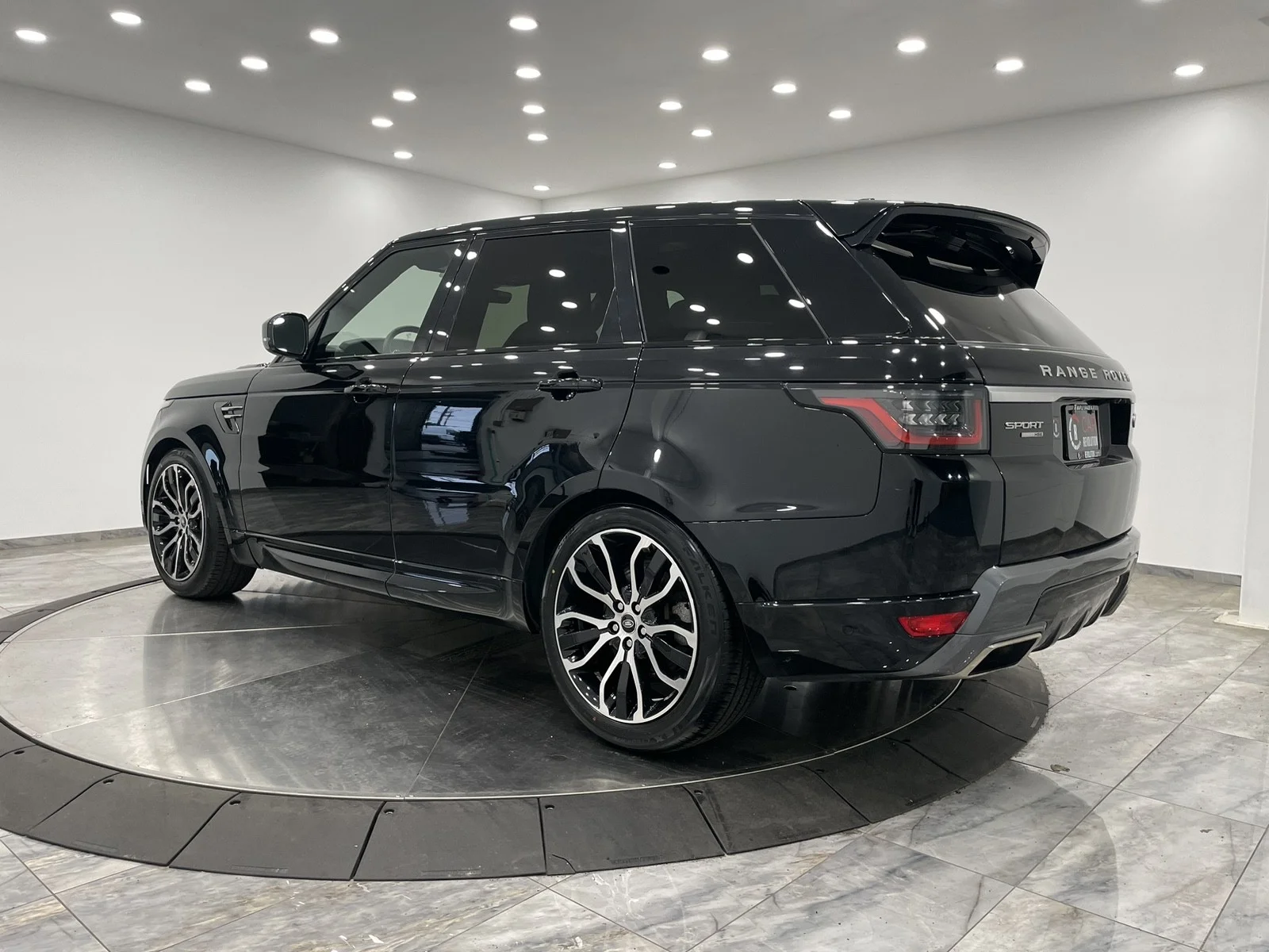 Used 2019 BLACK Land Rover HSE image 6