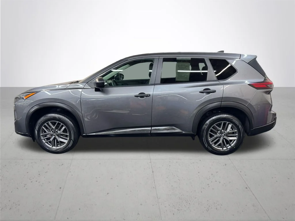 Used 2024 Gray Nissan S image 3