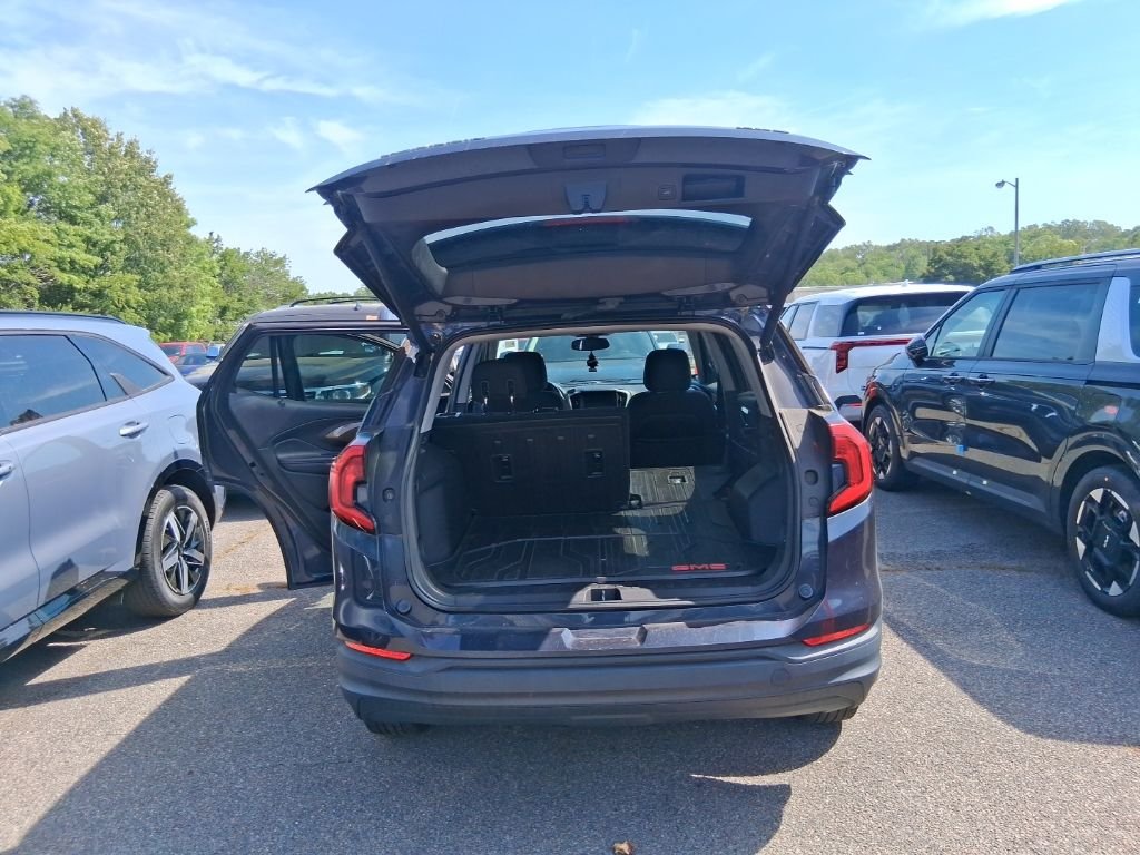 Used 2019 Blue GMC SLE image 17