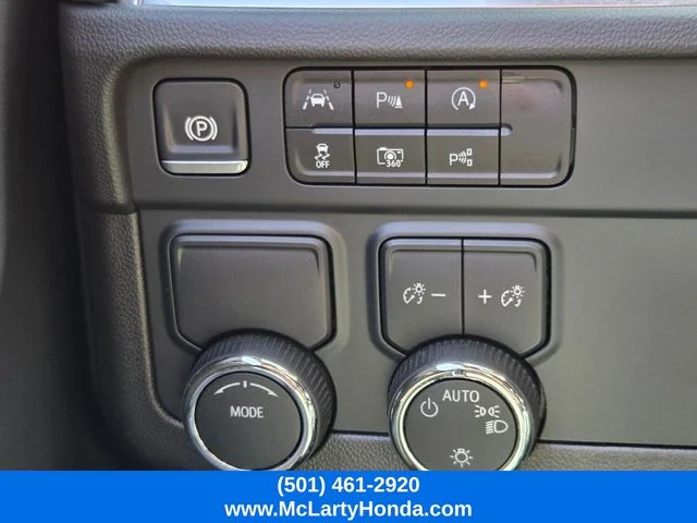 Used 2025 Summit White Chevrolet LT image 31