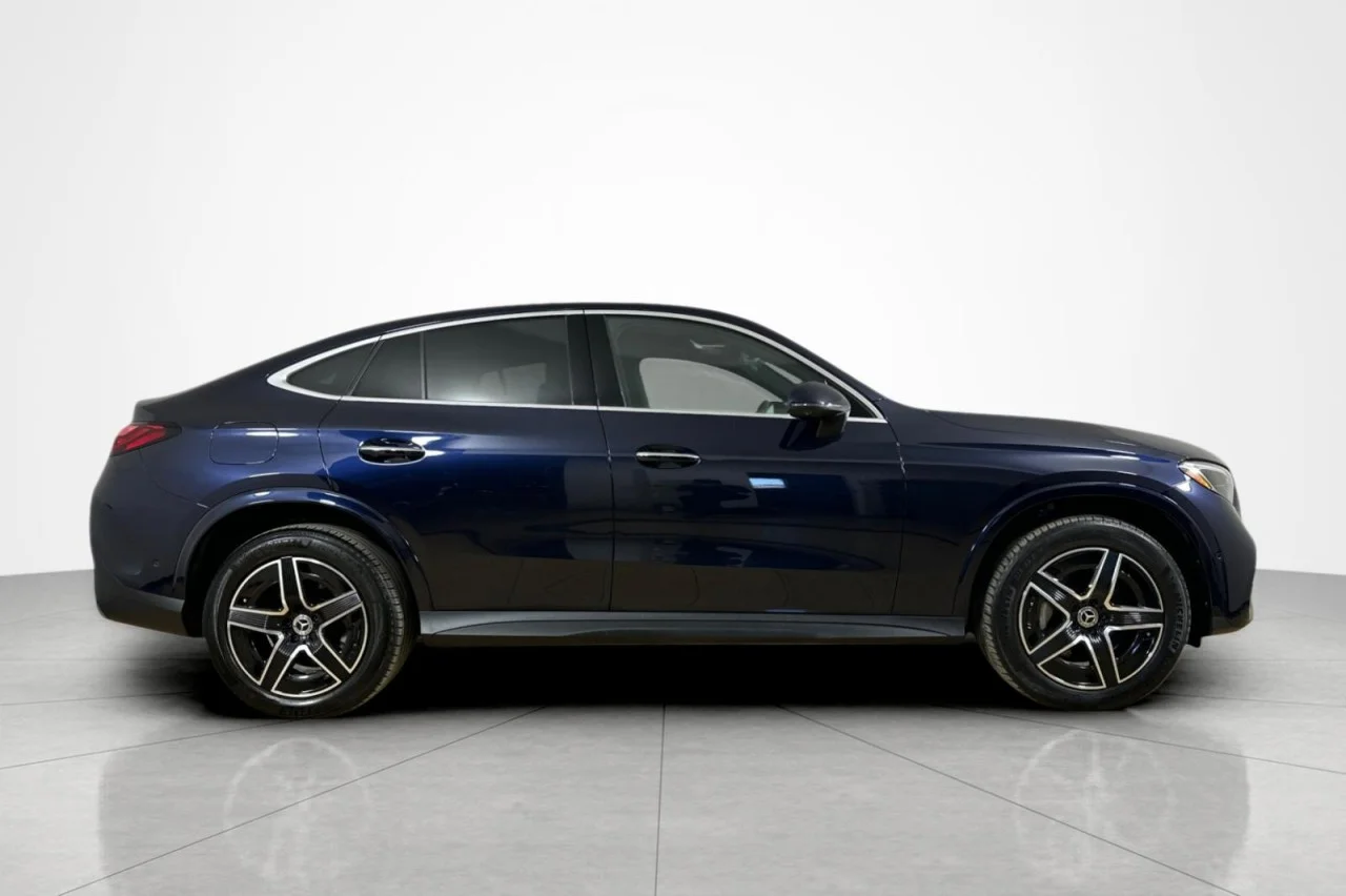 Used 2024 Nautical Blue Metallic Mercedes-Benz GLC 300 image 6