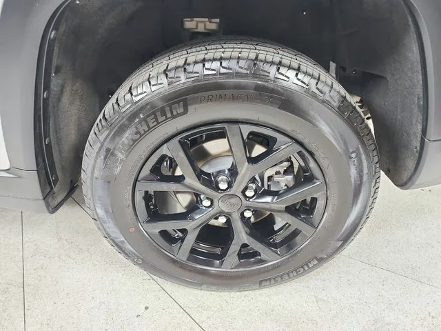 Used 2025 Silver Jeep Altitude image 47
