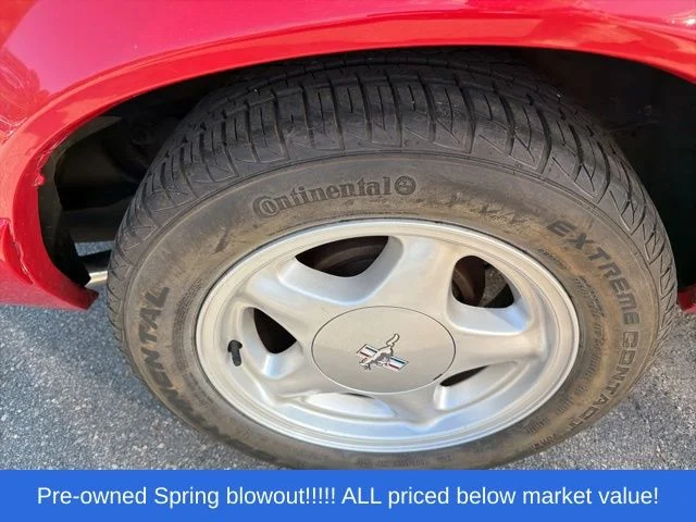 Used 1993 Red Ford LX image 22