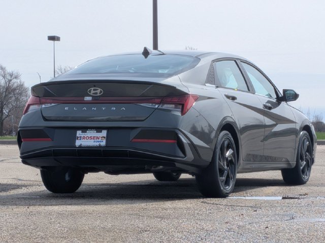 Used 2026 Gray Hyundai SEL Sport image 7