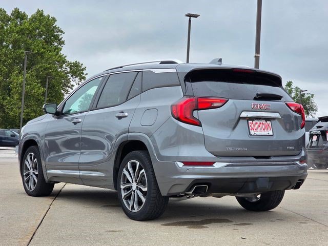 Used 2018 Satin Steel Metallic GMC Denali image 5