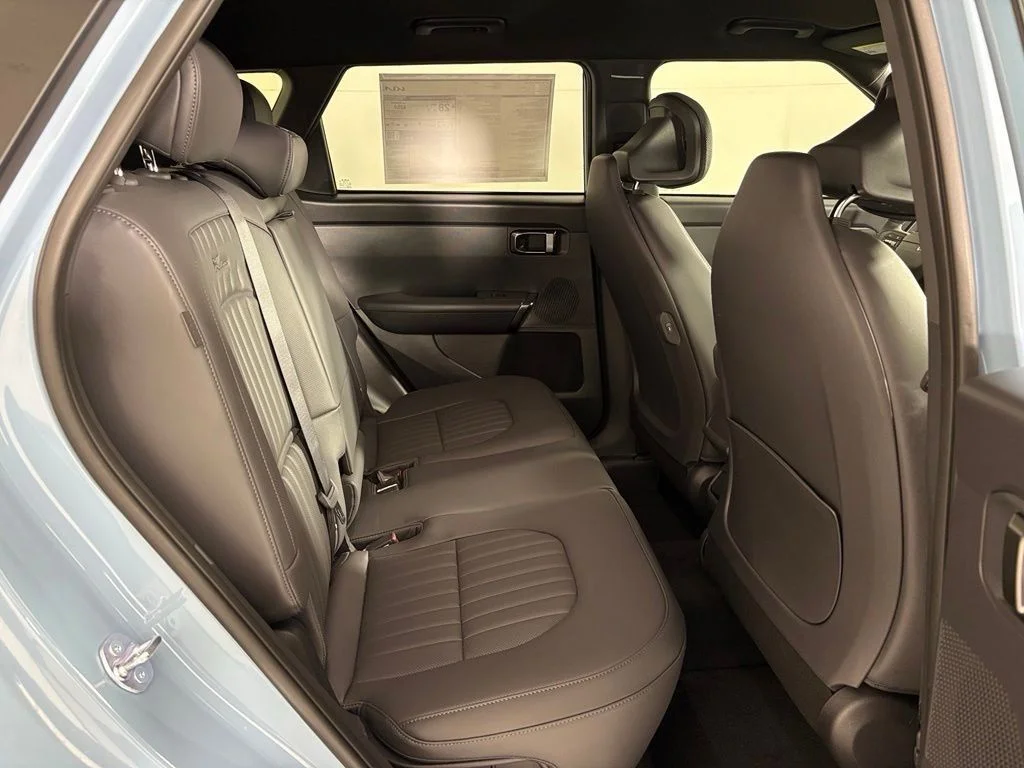 New 2027 Frost Blue / Black Roof Kia X-Line S image 38