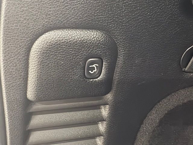 Used 2018 Black Jeep Altitude image 10
