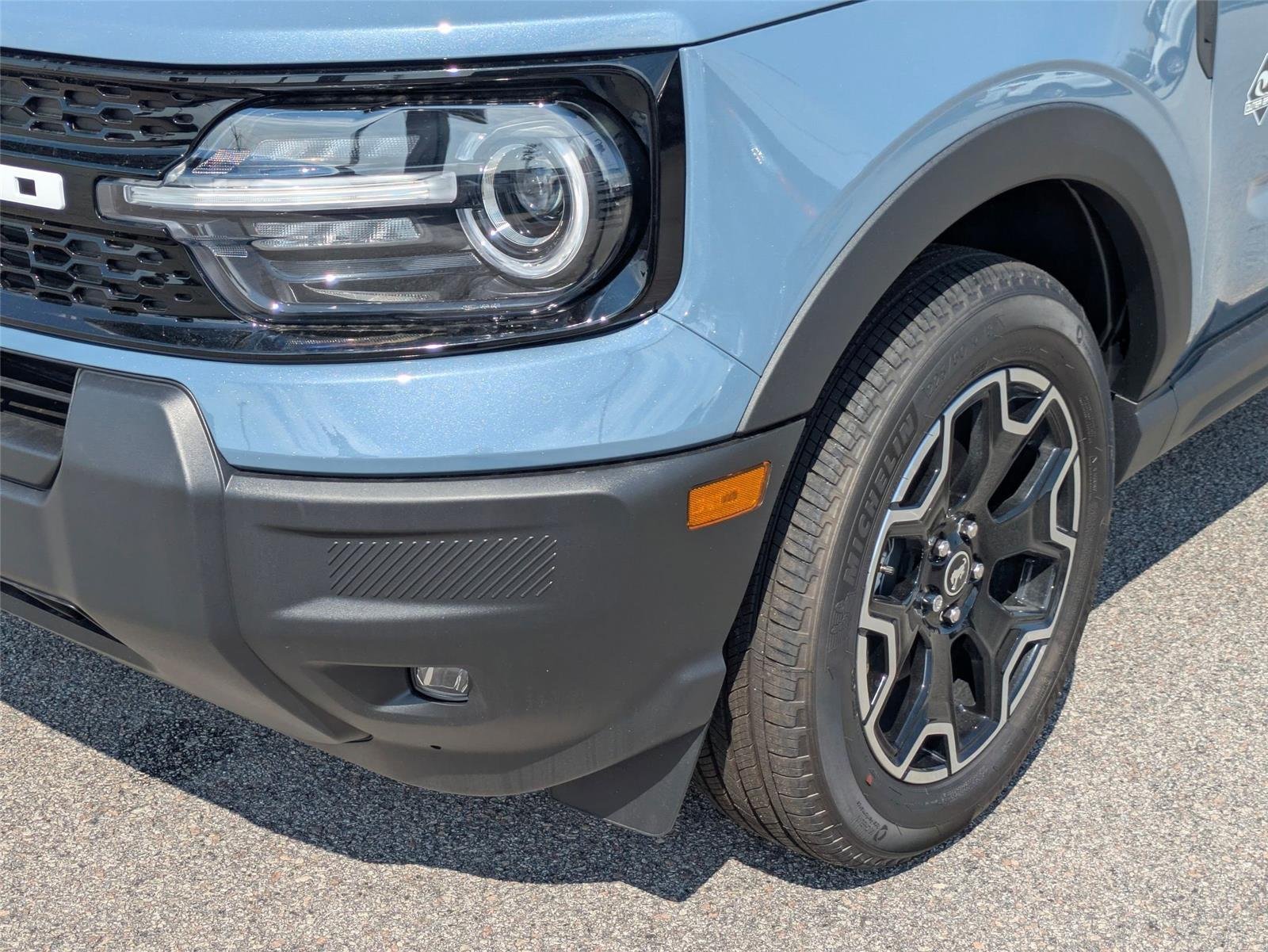 New 2026 Azure Gray Metallic Tri-Coat Ford Outer Banks® image 9
