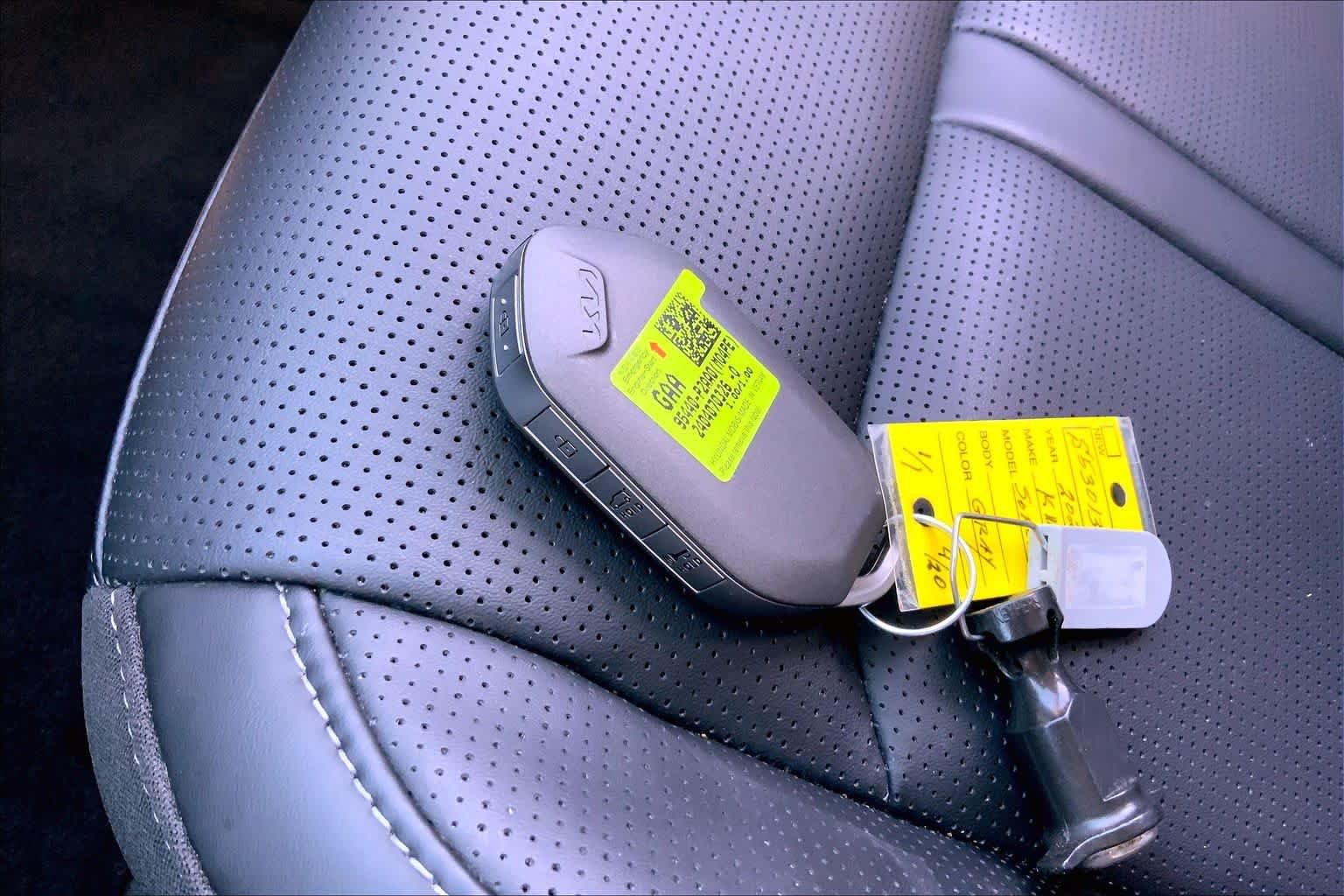 Used 2025 Interstellar Gray Kia EX image 15
