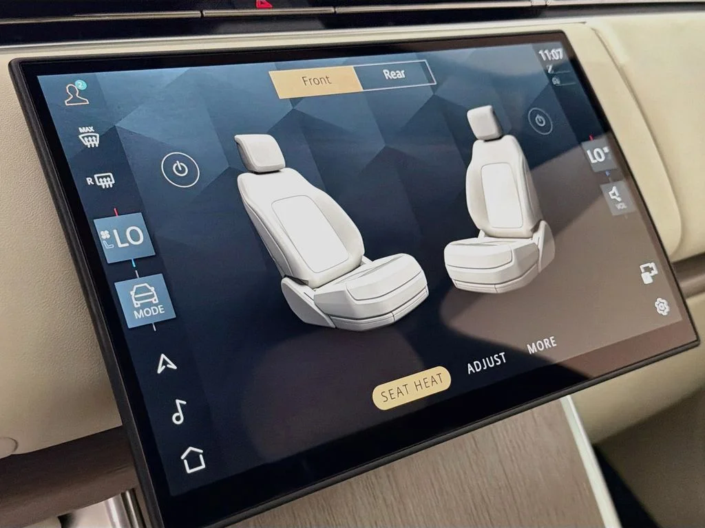 New 2026 Fuji White Land Rover SE image 21
