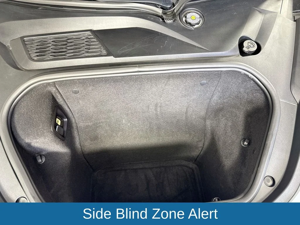 Used 2023 White Chevrolet Stingray image 37