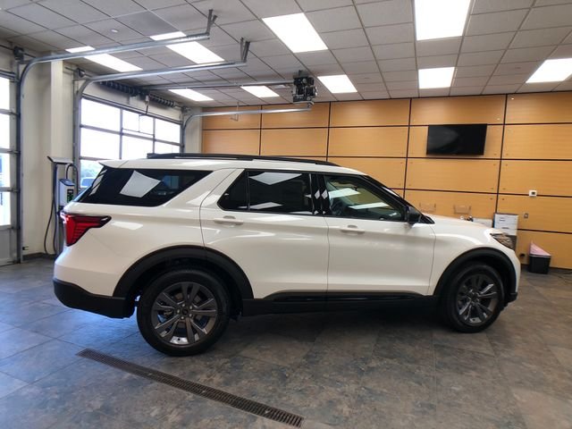 New 2026 Star White Metallic Tri-Coat Ford Active image 8