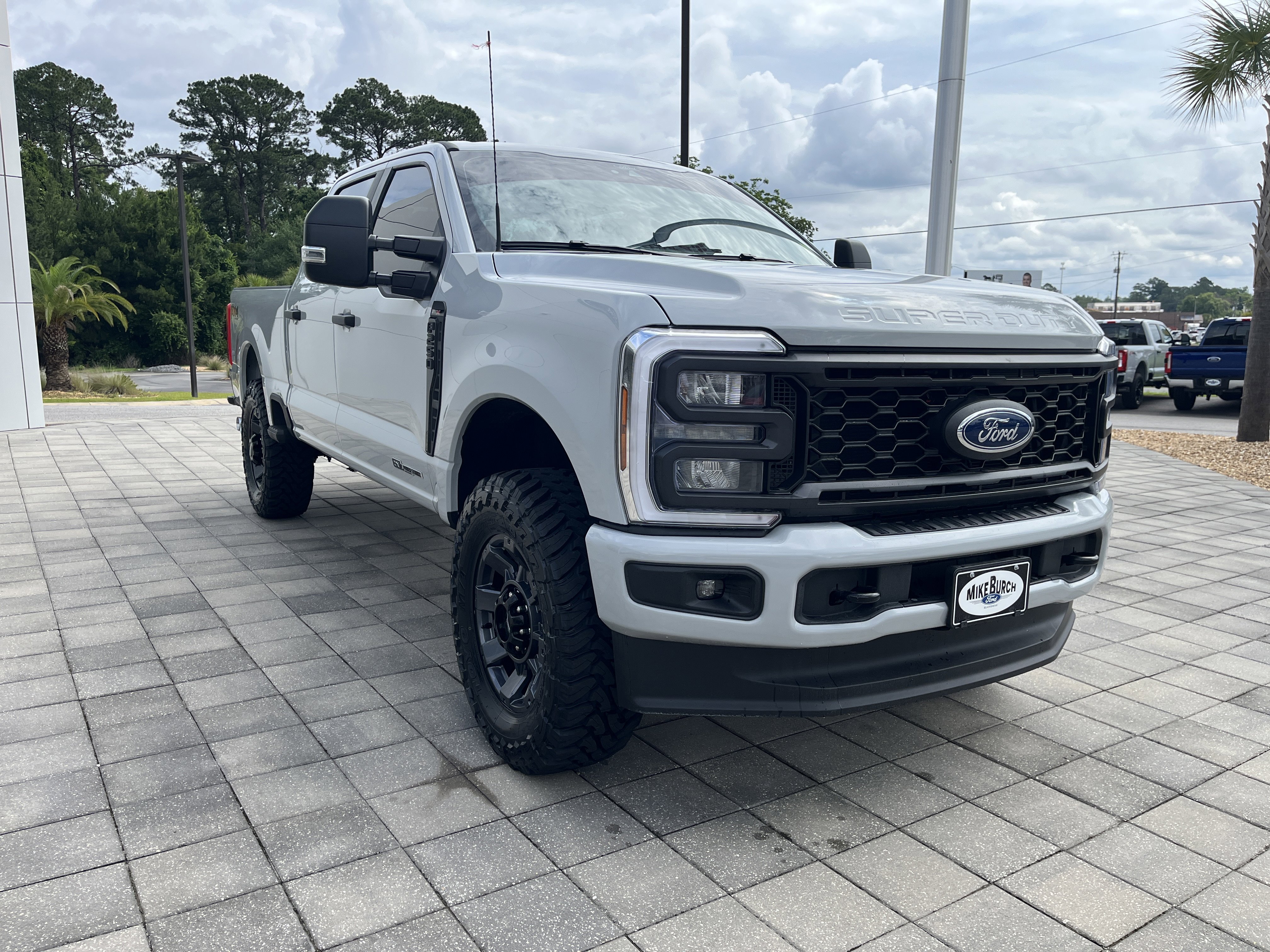 New 2026 Avalanche Ford XL image 8