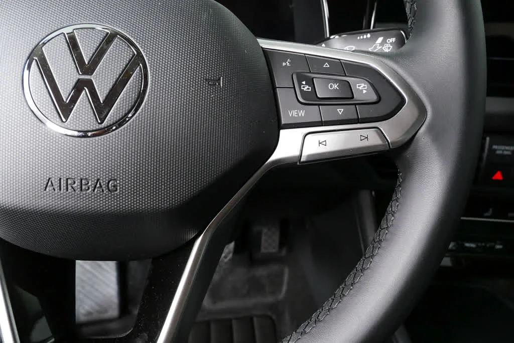 New 2026 Platinum Gray Metallic Volkswagen S image 10