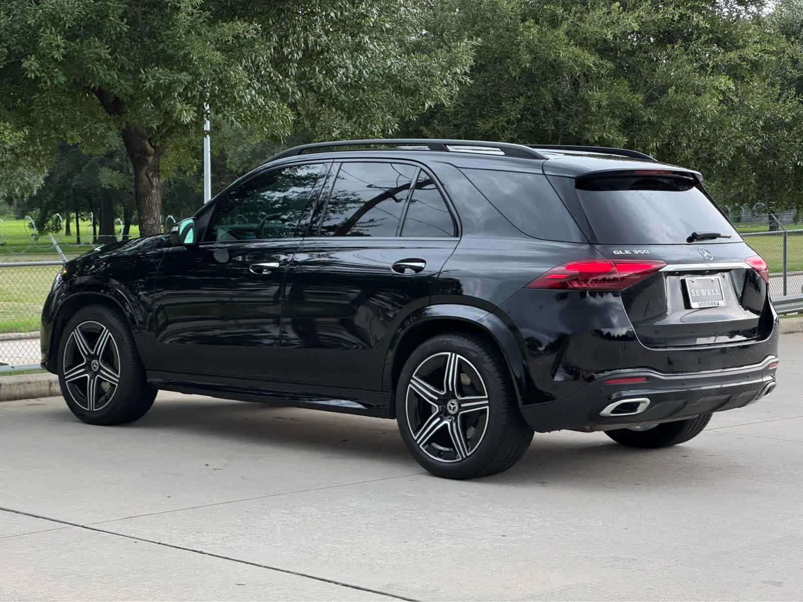 Used 2025 Black Mercedes-Benz GLE 350 image 8