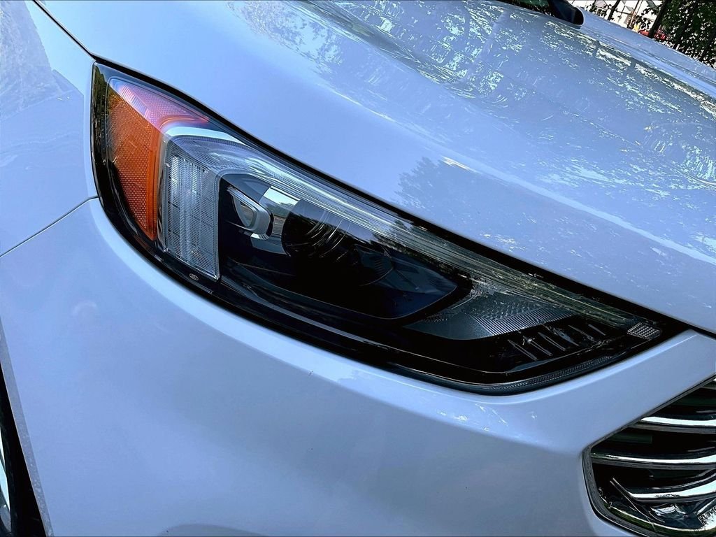 Used 2022 White Ford SEL image 32