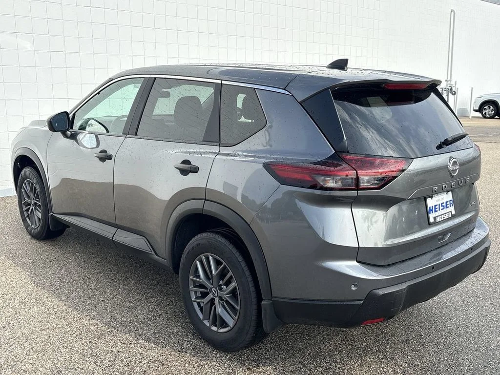 Used 2024 Gray Nissan S image 11