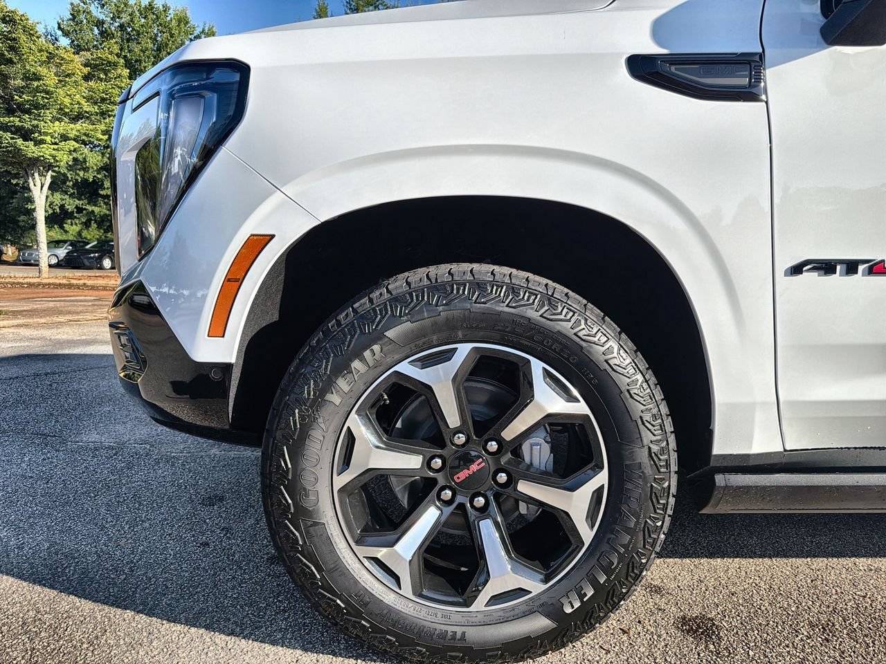 New 2026 Summit White GMC AT4 image 28
