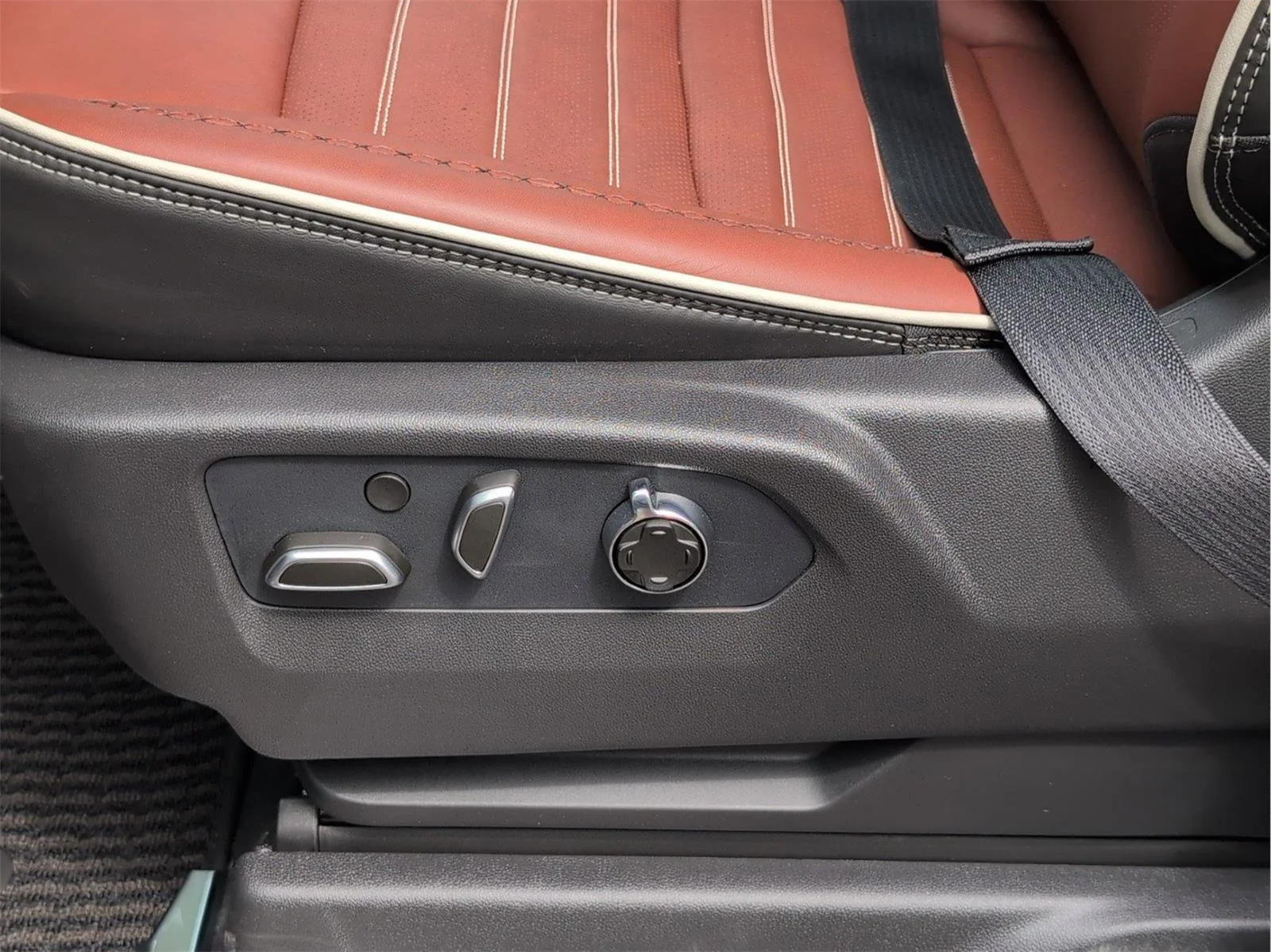 New 2026 Sterling Metallic GMC Denali Ultimate image 30