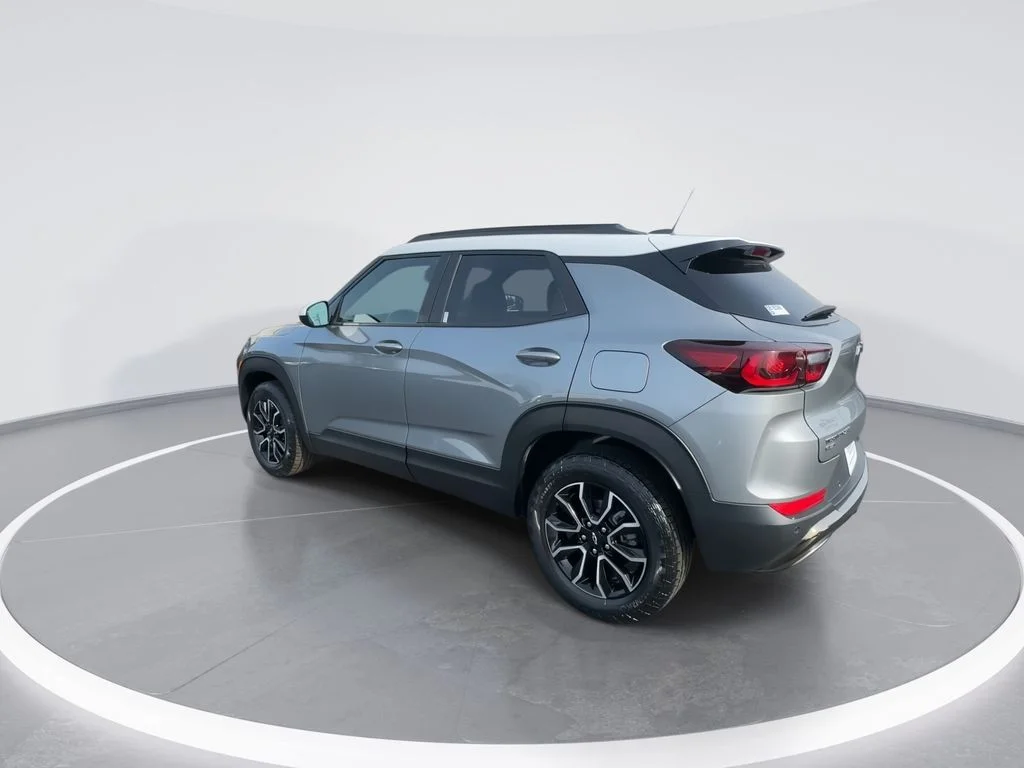 Used 2025 Gray Chevrolet ACTIV image 6