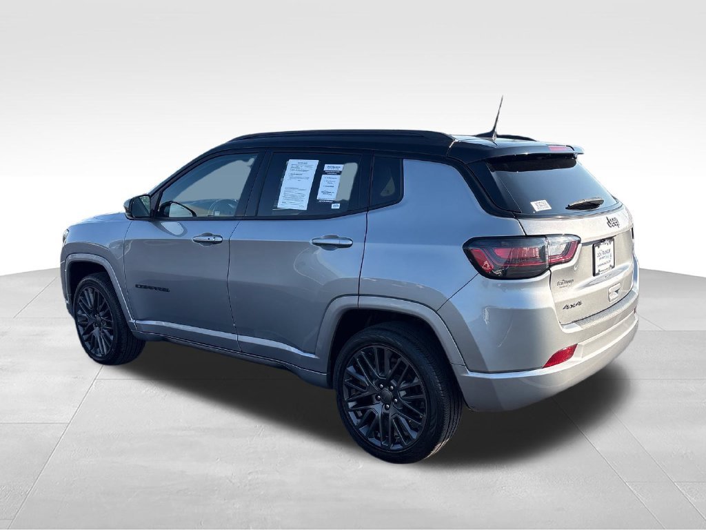 Used 2022 Silver Jeep High Altitude image 3