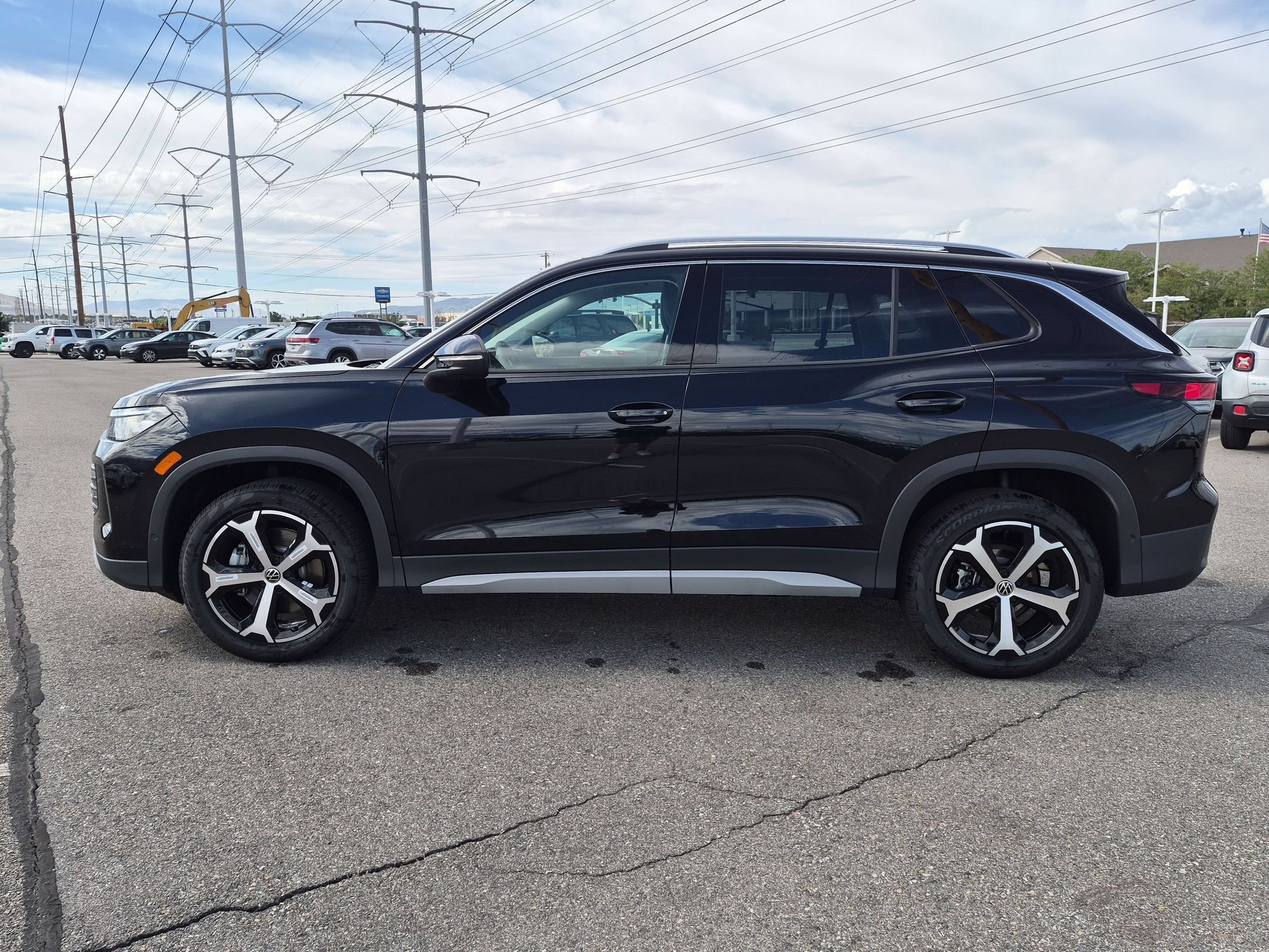 New 2026 Deep Black Pearl Volkswagen SE image 7