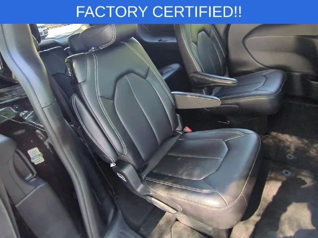 Used 2026 Black Chrysler Select image 31