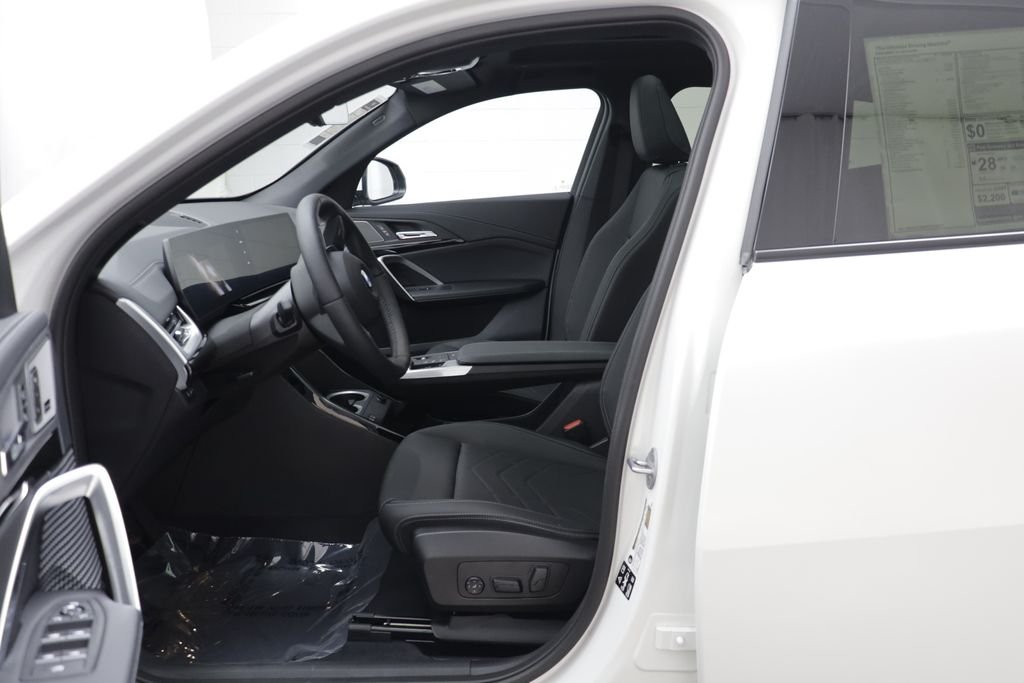New 2026 Alpine White BMW xDrive28i image 6