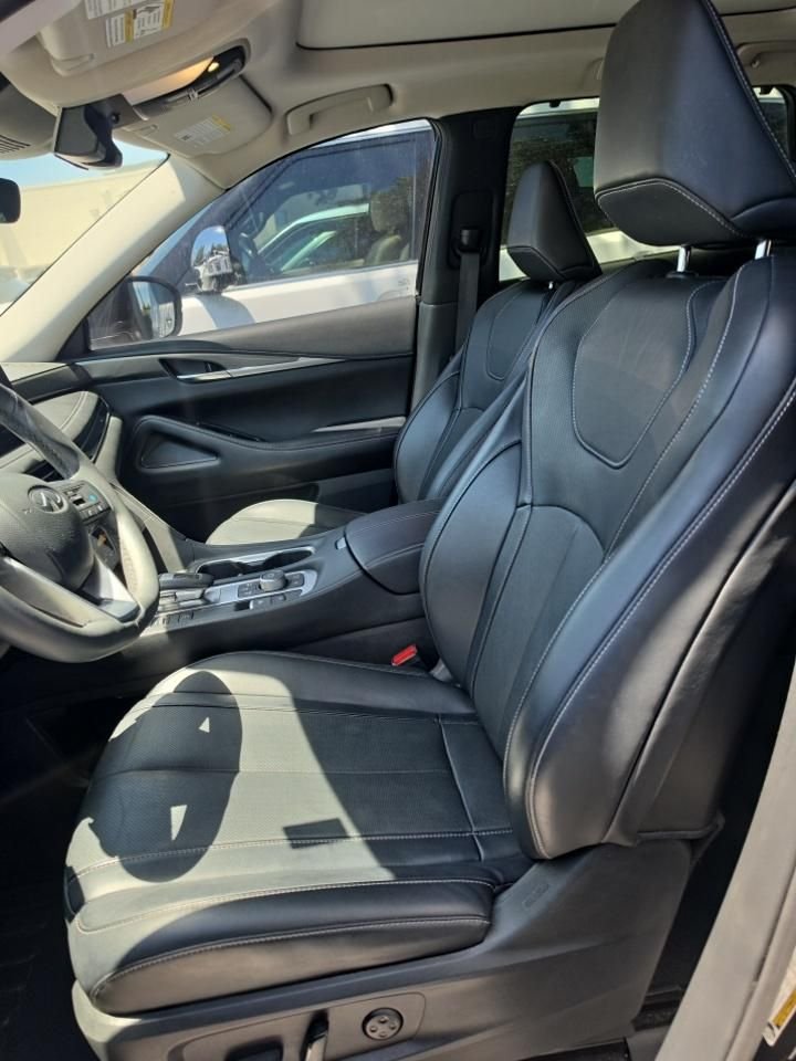 Certified Used 2023 Black INFINITI LUXE image 13