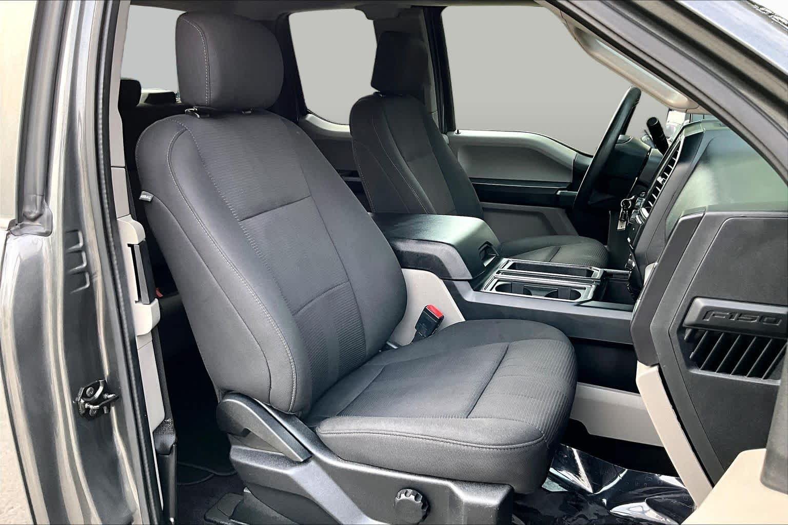 Used 2019 Magnetic Metallic Ford XL image 9