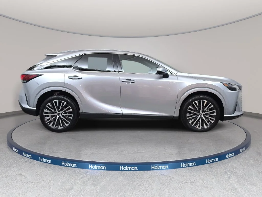 New 2026 Iridium Lexus PREMIUM PLUS image 4