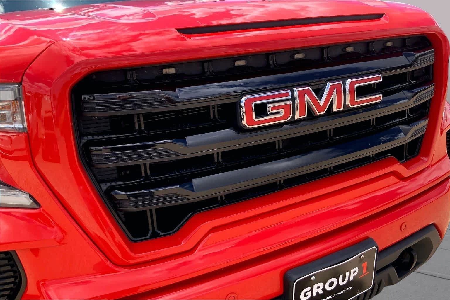 Used 2020 Cardinal Red GMC Elevation image 37