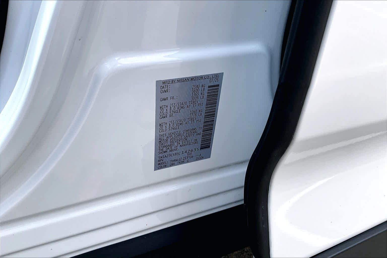 Used 2025 Everest White Pearl Tricoat Nissan SL image 33