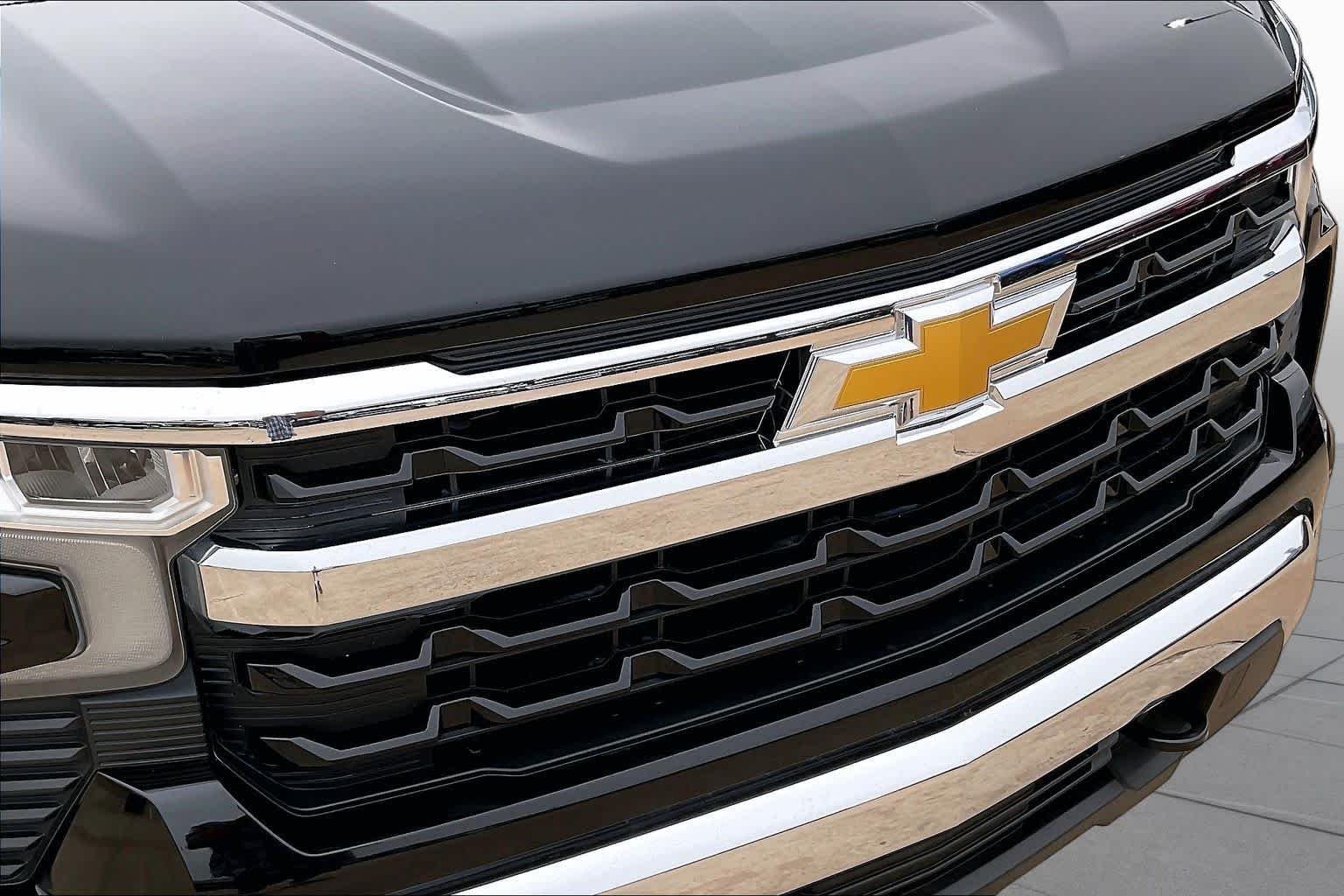 Used 2025 Black Chevrolet LT image 27