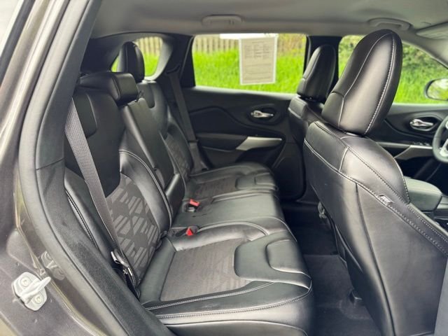 Used 2022 Crystal Metallic Jeep X image 17