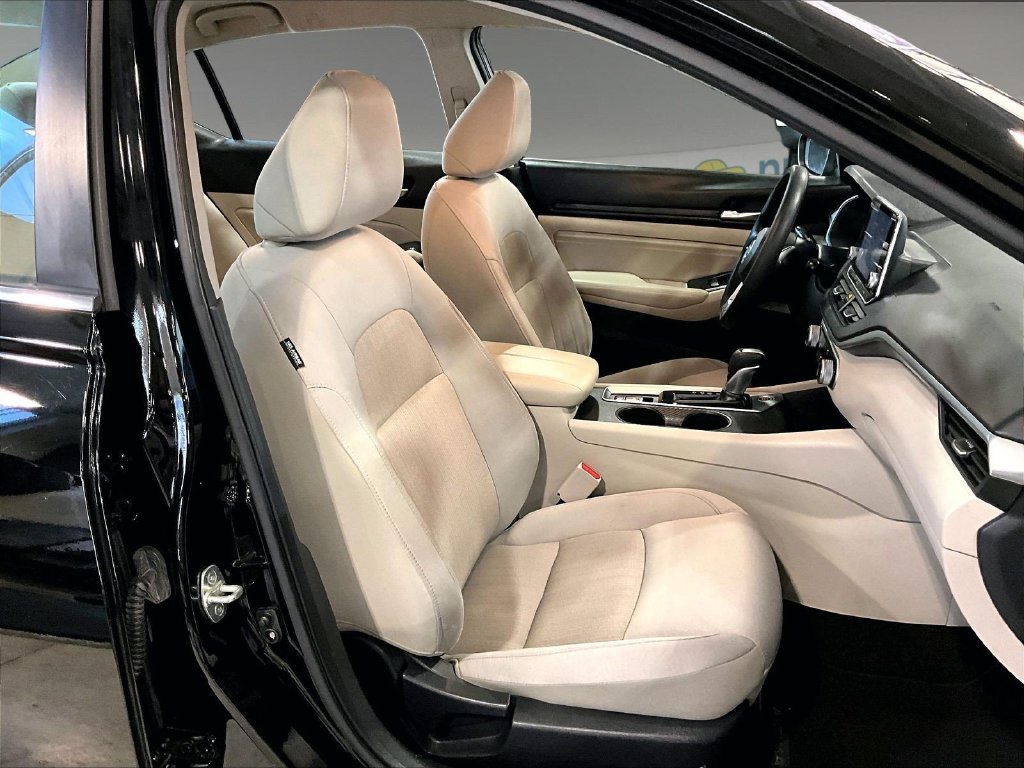 Used 2020 Black Nissan 2.5 S image 11