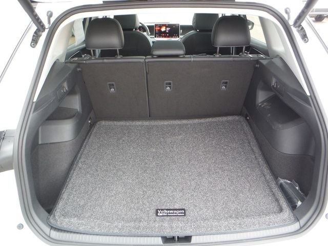 Used 2026 White Volkswagen SE image 28