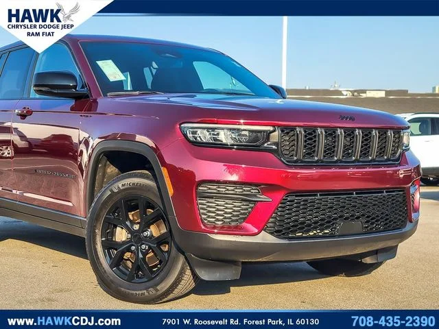 Used 2024 Red Jeep Altitude X image 2