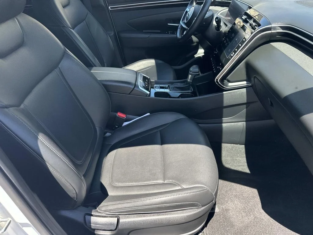 Used 2023 White Hyundai SEL image 14