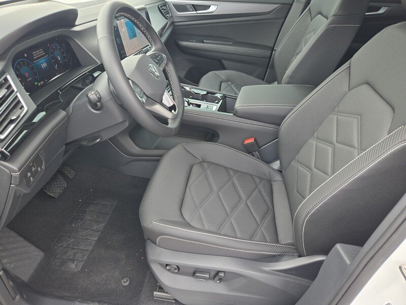 2025 Volkswagen Atlas Cross Sport SE w/Tech - Photo 6