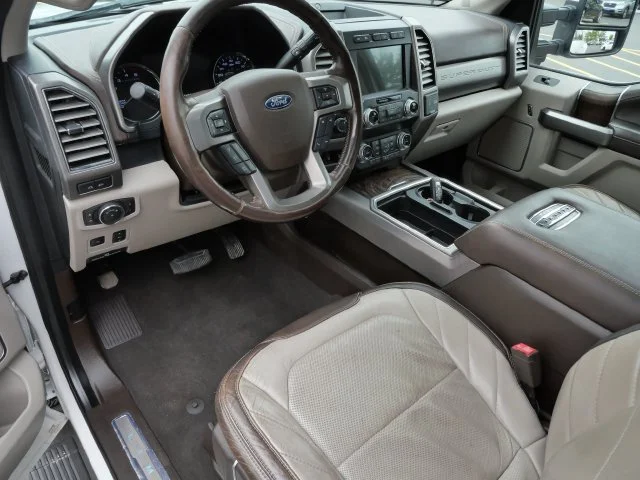 Used 2019 White Ford Limited image 3
