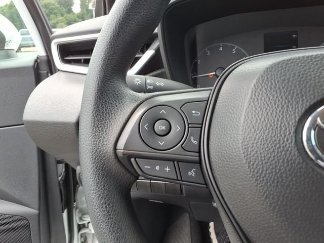 Used 2025 White Toyota LE image 20