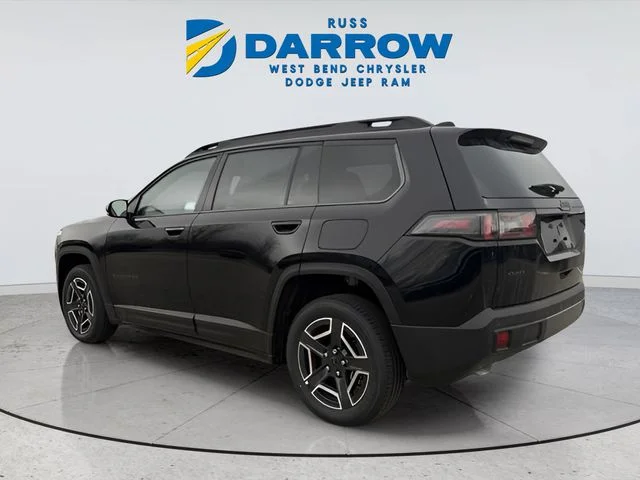New 2026 Diamond Black Crystal Pearl-Coat Exterior Paint Jeep Limited image 3