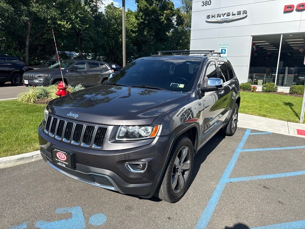 Used 2014 Gray Jeep Limited image 1