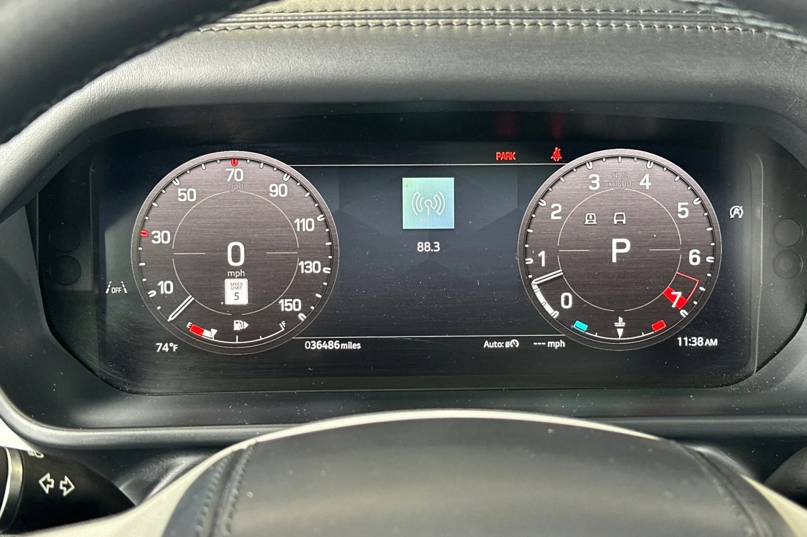 Used 2024 Fuji White Land Rover X-Dynamic SE image 24